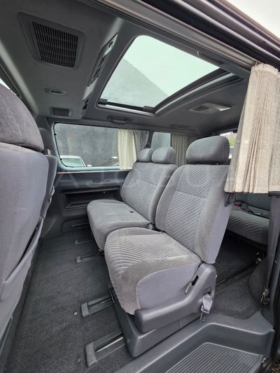 Toyota Granvia miniatura 11