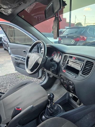 Kia Rio miniatura 4