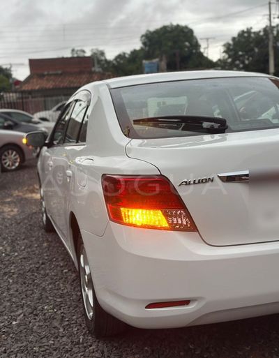 Toyota Allion miniatura 10