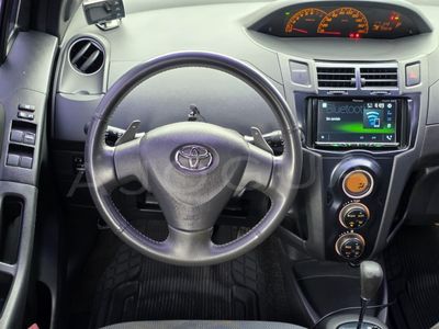 Toyota Vitz miniatura 9