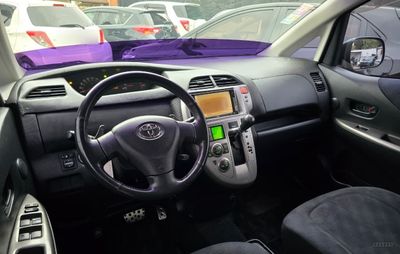 Toyota Ractis miniatura 7
