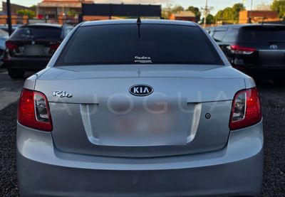Kia Rio miniatura 8