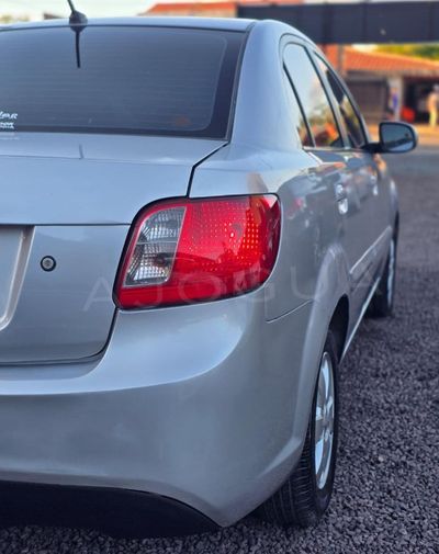Kia Rio miniatura 9