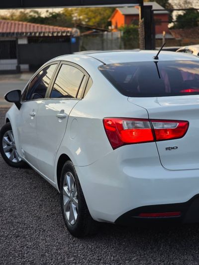 Kia Rio miniatura 16