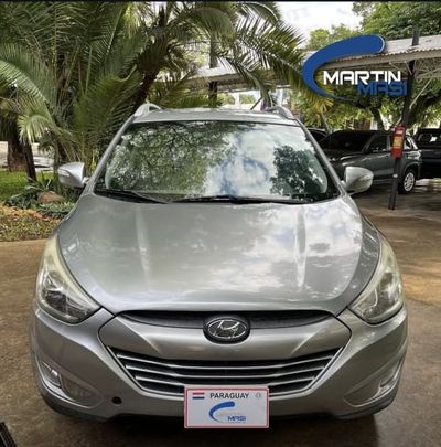 Hyundai Tucson thumbnail 1