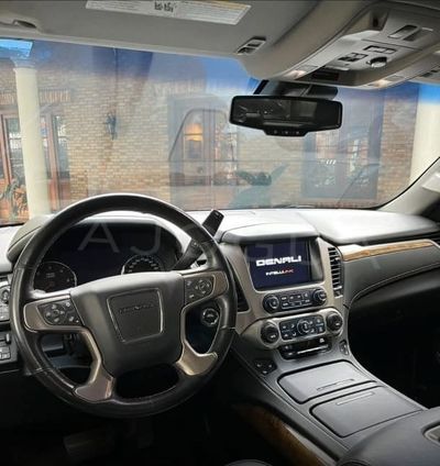 GMC Yukon miniatura 5