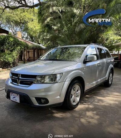 Dodge Journey thumbnail 1
