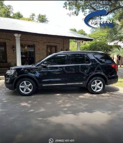 Ford Explorer miniatura 6