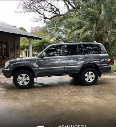 Toyota Land Cruiser miniatura 3