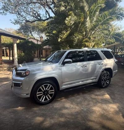 Toyota 4Runner miniatura 2