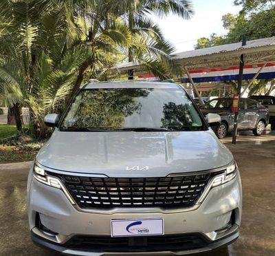Kia Carnival thumbnail 1