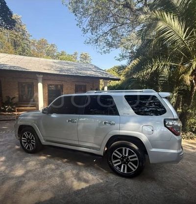 Toyota 4Runner miniatura 9