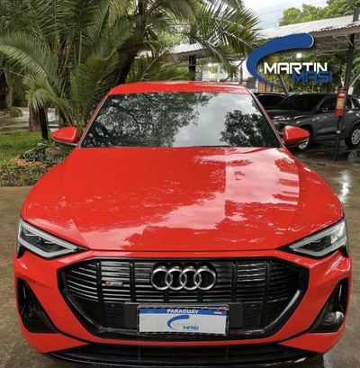 Audi e-tron thumbnail 1