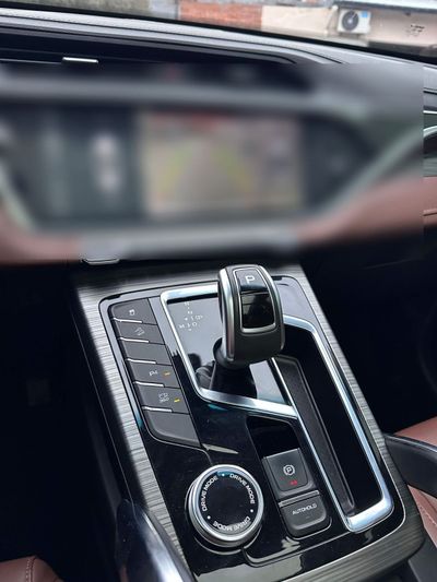 Geely Azkarra miniatura 4