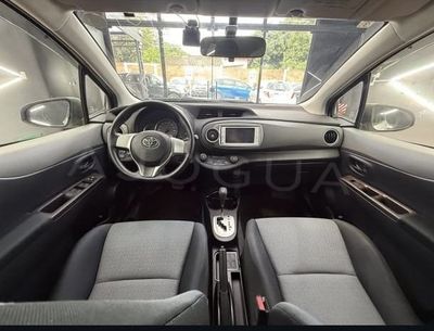 Toyota Vitz miniatura 7