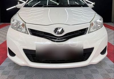 Toyota Vitz miniatura 2