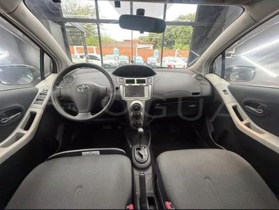 Toyota Vitz miniatura 9