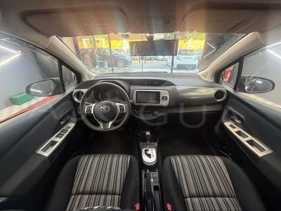 Toyota Vitz miniatura 8