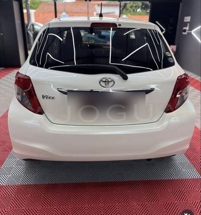 Toyota Vitz miniatura 9