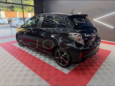 Toyota Vitz miniatura 4