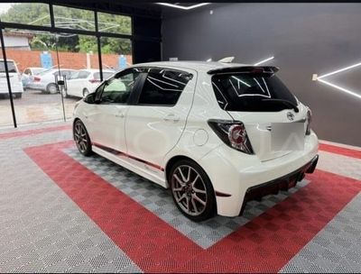 Toyota Vitz miniatura 5