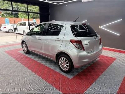 Toyota Vitz miniatura 5