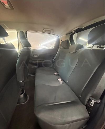 Toyota Vitz miniatura 6