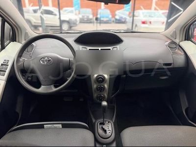 Toyota Vitz miniatura 8