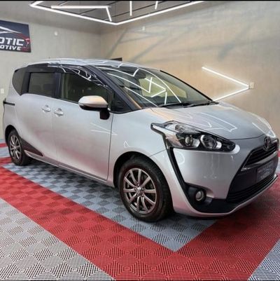 Toyota Sienta thumbnail 1