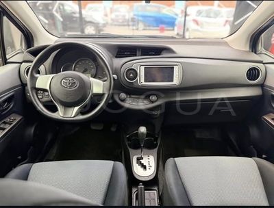 Toyota Vitz miniatura 6