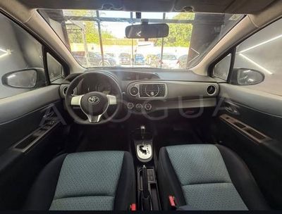 Toyota Vitz miniatura 10
