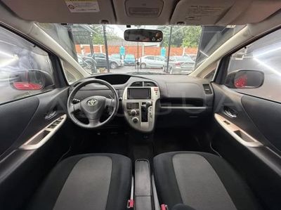 Toyota Ractis miniatura 6