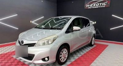 Toyota Vitz miniatura 2