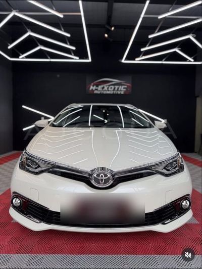 Toyota Auris miniatura 3