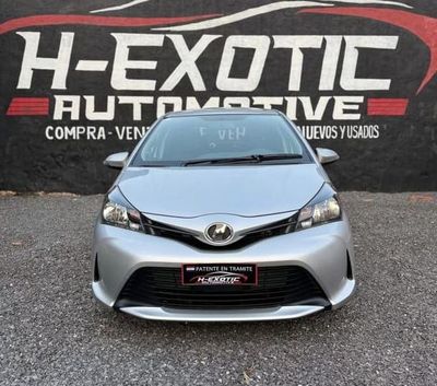 Toyota Vitz thumbnail 1