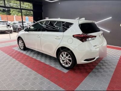 Toyota Auris miniatura 6