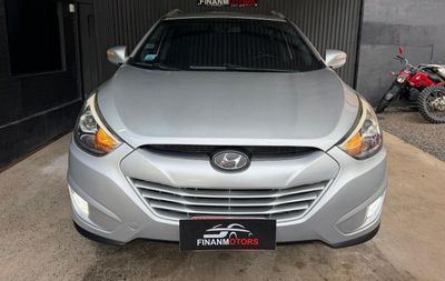 Hyundai Tucson thumbnail 1