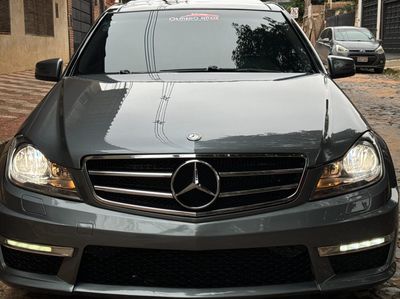 Mercedes-Benz C250 thumbnail 1