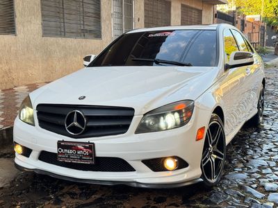 Mercedes-Benz C-Class thumbnail 1