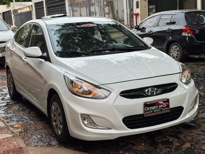 Hyundai Accent thumbnail 1