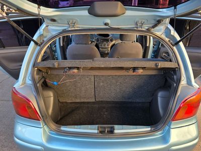 Toyota Vitz miniatura 4
