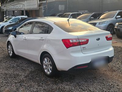 Kia Rio miniatura 4
