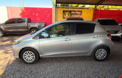 Toyota Vitz miniatura 5