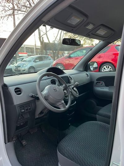 Toyota Sienta miniatura 8