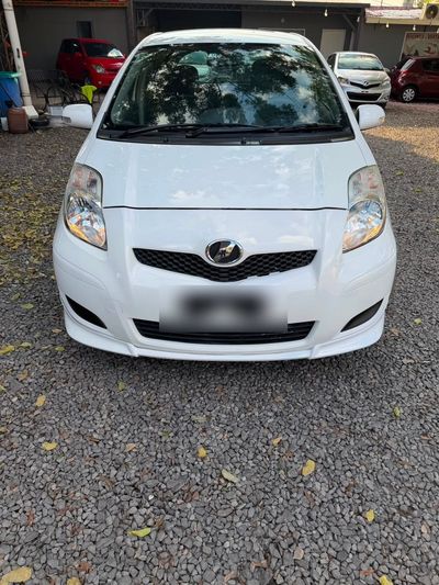 Toyota Vitz thumbnail 1