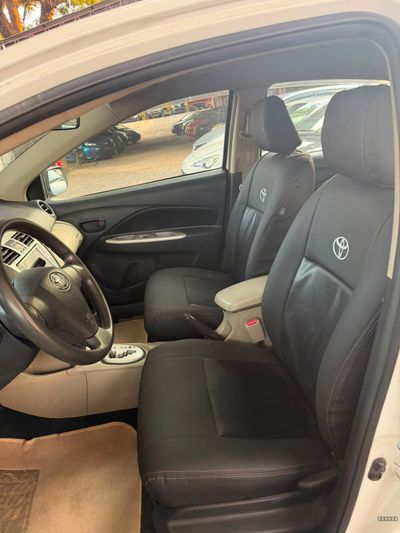 Toyota Belta miniatura 3