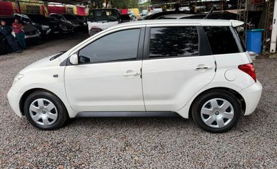 Toyota Ist miniatura 6