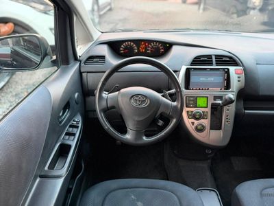 Toyota Ractis miniatura 13