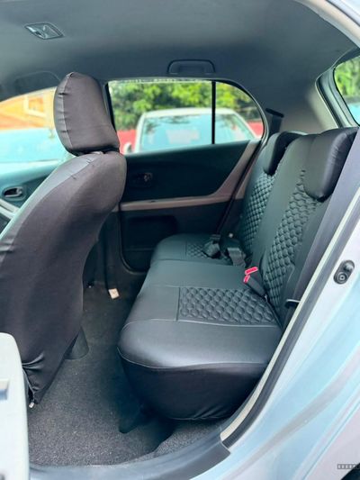 Toyota Vitz miniatura 6