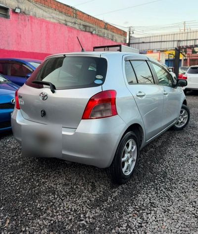 Toyota Vitz miniatura 7